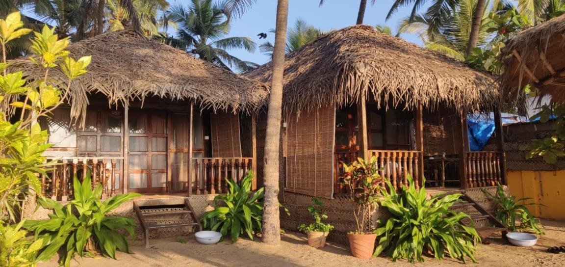 Mariposa Beach Grove Agonda Buitenkant foto